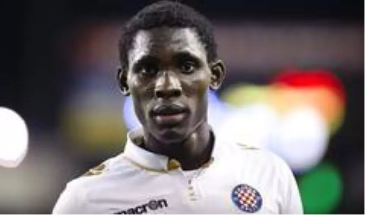 Hamza Barry kimdir? Hamza Barry kaç yaşında ve hangi takımlarda oynadı? Beşiktaş'ın anlaşmaya vardığı futbolcu Hamza Barry'nin hayatı!