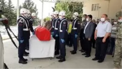 Kalp krizi geçiren Uzman Çavuş Kadirli'de toprağa verildi