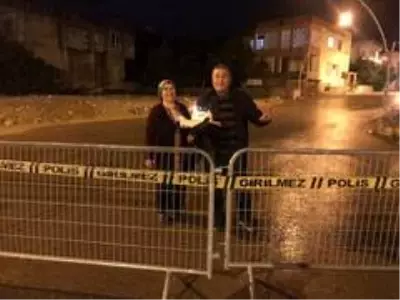 Karantinada kalan babaya doğum günü sürprizi Karantinada kalan babaya doğum günü sürprizi
