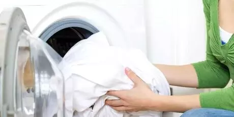 Kıyafetlerin ömrünü uzatan yöntemler Kıyafetlerin ömrünü uzatan yöntemler