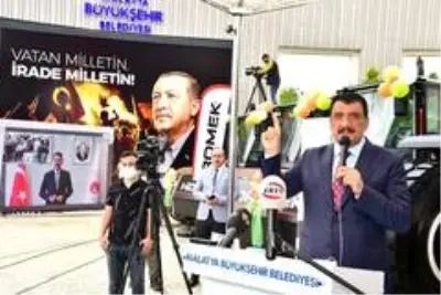 Malatya'da belediyenin araç filosuna 106 yeni iş makinası ve araç katıldı Malatya'da belediyenin araç filosuna 106 yeni iş makinası ve araç katıldı