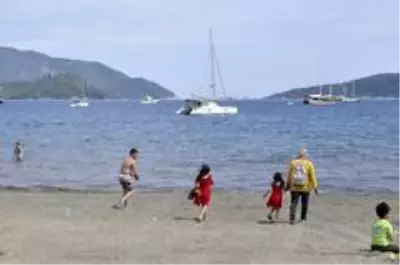 Marmaris'te çocuklar denizin ve parkların tadını çıkardı Marmaris'te çocuklar denizin ve parkların tadını çıkardı