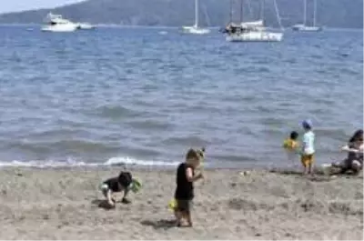 Marmaris'te çocuklar denizin ve parkların tadını çıkardı Marmaris'te çocuklar denizin ve parkların tadını çıkardı