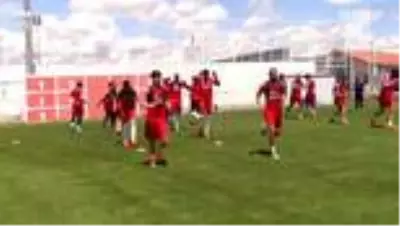 Sivasspor’da Hazırlıklar Bugün de Devam Etti Sivasspor’da Hazırlıklar Bugün de Devam Etti