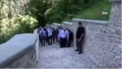 Sümela Manastırı ve Altındere Vadisi'nde yapılan çalışmaları yerinde incelediler Sümela Manastırı ve Altındere Vadisi'nde yapılan çalışmaları yerinde incelediler