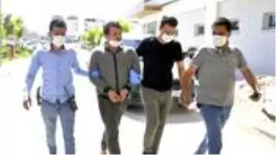 Tartıştığı babasını ve kardeşini bıçaklayan zanlı 'Pişman değilim' dedi Tartıştığı babasını ve kardeşini bıçaklayan zanlı 'Pişman değilim' dedi