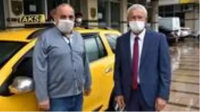Unuttuğu 60 bin lirasını teslim eden taksiciye 31 lira bahşiş verdi Unuttuğu 60 bin lirasını teslim eden taksiciye 31 lira bahşiş verdi