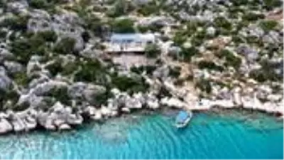 48 saatte yapılan kaçak villa sahibi tarafından yıkıldı 48 saatte yapılan kaçak villa sahibi tarafından yıkıldı