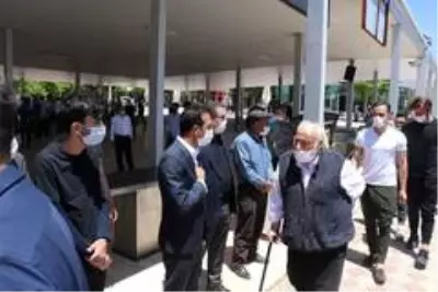 Adil Gevrek'in babası toprağa verildi
