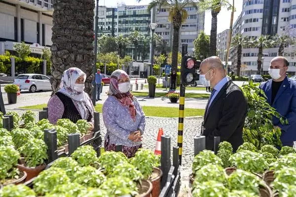 Bayındır'dan Başkan Soyer'e anlamlı ziyaret Bayındır'dan Başkan Soyer'e anlamlı ziyaret