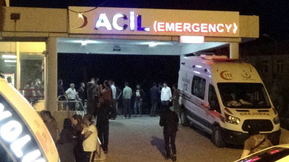 Diyarbakır'da akraba 2 aile arasında çıkan silahlı kavgada 3 kişi öldü, 11 kişi yaralandı