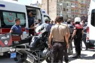 2 yolcuyu maske takması için uyaran minibüs şoförü bıçaklandı 2 yolcuyu maske takması için uyaran minibüs şoförü bıçaklandı