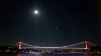 İstanbul'daki dolunay manzarası göz kamaştırdı! Kartpostallık görüntüler oluştu İstanbul'daki dolunay manzarası göz kamaştırdı! Kartpostallık görüntüler oluştu