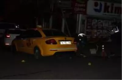 Kâğıthane'de sabaha karşı kanlı infaz: 1 ağır yaralı Kâğıthane'de sabaha karşı kanlı infaz: 1 ağır yaralı