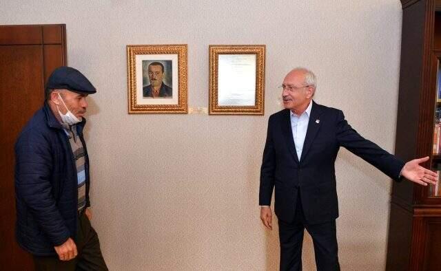 Kılıçdaroğlu, cenazesinde saldırıya uğradığı şehidin babasını makamında ağırladı Kılıçdaroğlu, cenazesinde saldırıya uğradığı şehidin babasını makamında ağırladı