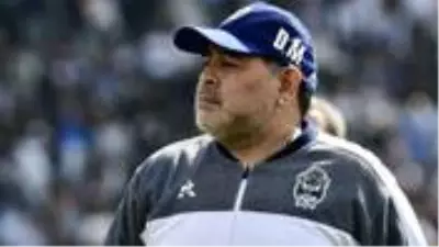 Arjantin ekibi Gimnasia, Diego Armando Maradona'nın sözleşmesini yeniledi Arjantin ekibi Gimnasia, Diego Armando Maradona'nın sözleşmesini yeniledi