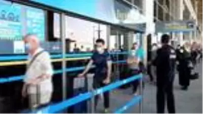 Sabiha Gökçen Havalimanı'nda haftalar sonra en yoğun gün yaşanıyor Sabiha Gökçen Havalimanı'nda haftalar sonra en yoğun gün yaşanıyor