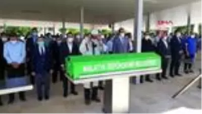 SPOR Malatyaspor Başkanı Adil Gevrek'in babası toprağa verildi SPOR Malatyaspor Başkanı Adil Gevrek'in babası toprağa verildi