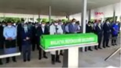 SPOR Malatyaspor Başkanı Adil Gevrek'in babası toprağa verildi SPOR Malatyaspor Başkanı Adil Gevrek'in babası toprağa verildi
