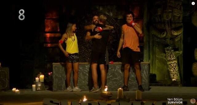 Survivor'da yeni dönem başladı! Kaptanlık oyununu kazanan Cemal Can ve Sercan takımını kurdu Survivor'da yeni dönem başladı! Kaptanlık oyununu kazanan Cemal Can ve Sercan takımını kurdu