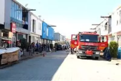 Yangını çevredeki vatandaşlar film gibi, dükkan çalışanı ise gözü yaşlı izledi Yangını çevredeki vatandaşlar film gibi, dükkan çalışanı ise gözü yaşlı izledi