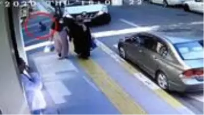 7 yaşındaki Emir'i hayattan koparan kaza anı kamerada! 7 yaşındaki Emir'i hayattan koparan kaza anı kamerada!