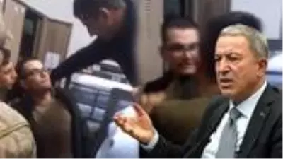 Acemi askere zorbalık yapan usta askerler hakkında Bakan Akar'ın talimatıyla inceleme başlatıldı Acemi askere zorbalık yapan usta askerler hakkında Bakan Akar'ın talimatıyla inceleme başlatıldı