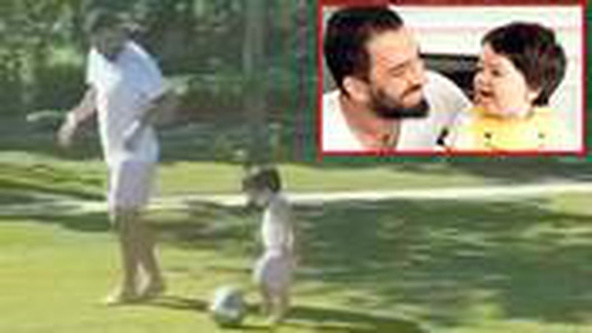 Arda Turan, oğlu Hamza Arda'yla futbol oynadığı anları sosyal medyadan paylaştı