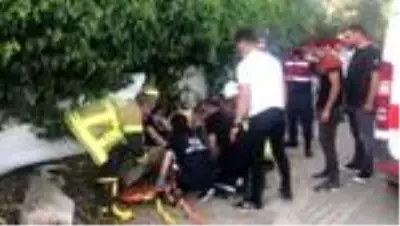 Bursa’da otomobil evin bahçesine girdi: 1’i ağır 5 yaralı