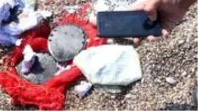 Konyaaltı Sahili’ndeki şüpheli çuvallardan büyü malzemeleri çıktı