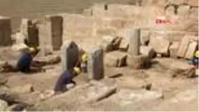 DİYARBAKIR Zerzevan Kalesi'nde sosyal mesafeli ve maskeli kazı dönemi DİYARBAKIR Zerzevan Kalesi'nde sosyal mesafeli ve maskeli kazı dönemi