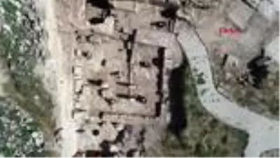 DİYARBAKIR Zerzevan Kalesi'nde sosyal mesafeli ve maskeli kazı dönemi DİYARBAKIR Zerzevan Kalesi'nde sosyal mesafeli ve maskeli kazı dönemi