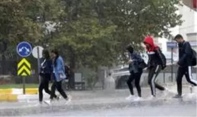 Doğu Karadeniz'de sağanak yağış bekleniliyor Doğu Karadeniz'de sağanak yağış bekleniliyor