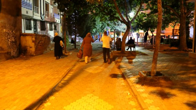 Elazığ'da, Malatya'daki 5 büyüklüğündeki depremi hisseden vatandaşlar o anları anlattı