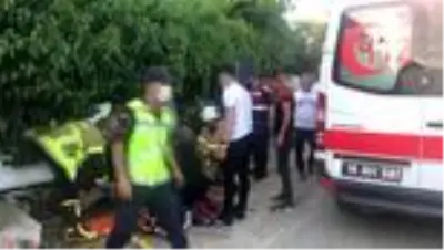Kontrolden çıkıp bahçe duvarına çarptı: 1’i ağır 5 yaralı