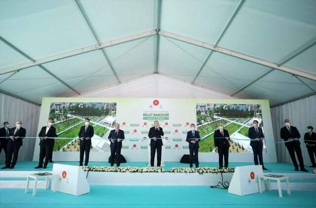 Son dakika: Cumhurbaşkanı Erdoğan, vatandaşa nefes aldıracak 10 millet bahçesini daha hizmete açtı Son dakika: Cumhurbaşkanı Erdoğan, vatandaşa nefes aldıracak 10 millet bahçesini daha hizmete açtı