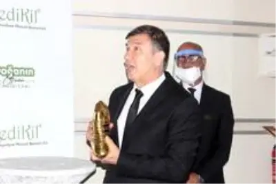Tanju Çolak'tan yabancı futbolculara tepki: Forma aşkı bitmiş, para aşkı başlamış Tanju Çolak'tan yabancı futbolculara tepki: Forma aşkı bitmiş, para aşkı başlamış