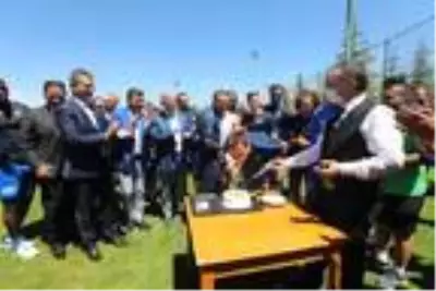 Ankara'daki belediye başkanları, Ankaragücü tesislerinde bir araya geldi Ankara'daki belediye başkanları, Ankaragücü tesislerinde bir araya geldi