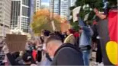 - Avustralya’da ırkçılık karşıtı dev protesto