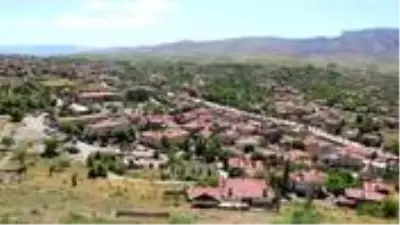 Sivas'ın Divriği ilçesini ziyaret eden 3 kişide Kovid-19 çıktı, vaka bulunmayan bölgede 75 kişi karantinaya alındı Sivas'ın Divriği ilçesini ziyaret eden 3 kişide Kovid-19 çıktı, vaka bulunmayan bölgede 75 kişi karantinaya alındı