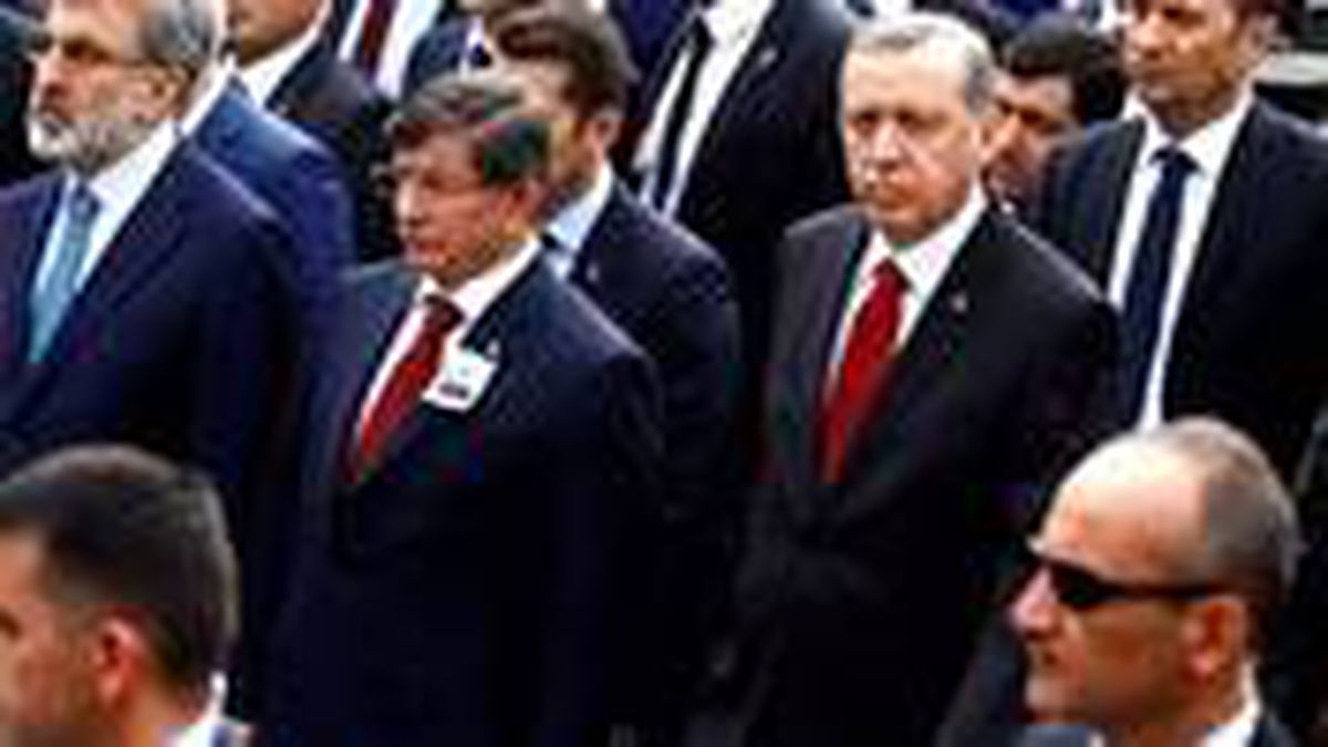 Davutoğlu'ndan Cumhurbaşkanı Erdoğan'a sokağa çıkma kısıtlaması tepkisi: Yönetim krizi var