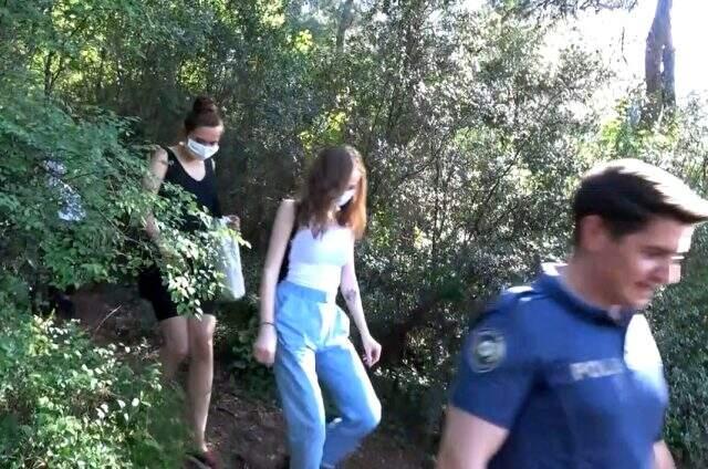 Doğa yürüyüşüne çıkan 3 genç kız ormanda kayboldu Doğa yürüyüşüne çıkan 3 genç kız ormanda kayboldu