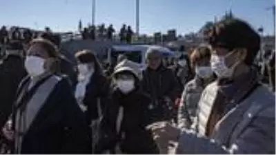 Eleştirilerin odağındaki DSÖ'den geç gelen 'açık alanlarda maske kullanılsın' önerisi Eleştirilerin odağındaki DSÖ'den geç gelen 'açık alanlarda maske kullanılsın' önerisi