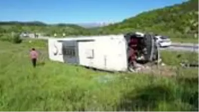 Erzincan Da Yolcu Otobusu Devrildi 19 Kisi Yaralandi Haberler 3 Sayfa