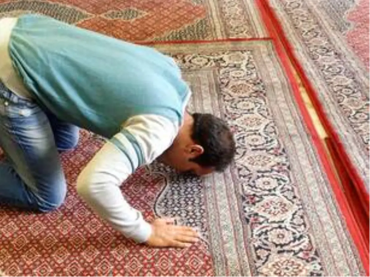 Husuf namazı nedir? Küsuf namazı nedir? Ay tutulması namazı nedir ve nasıl kılınır? Husuf ve Küsuf namazları nasıl kılınır?
