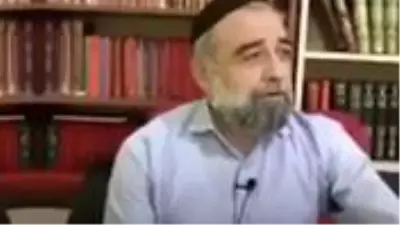 Malatyalı hoca, canlı yayında ’Allah ’ol’ der oluverir’ dediği sırada sallanmaya başladı