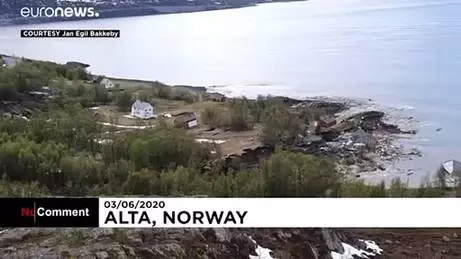 Norveç'te 8 evi denize sürükleyen heyelan kamerada Norveç'te 8 evi denize sürükleyen heyelan kamerada