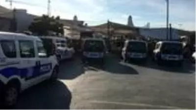 Pendik'te pazar esnafı arasındaki kavgada kan aktı: 1'i ağır 4 yaralı Pendik'te pazar esnafı arasındaki kavgada kan aktı: 1'i ağır 4 yaralı