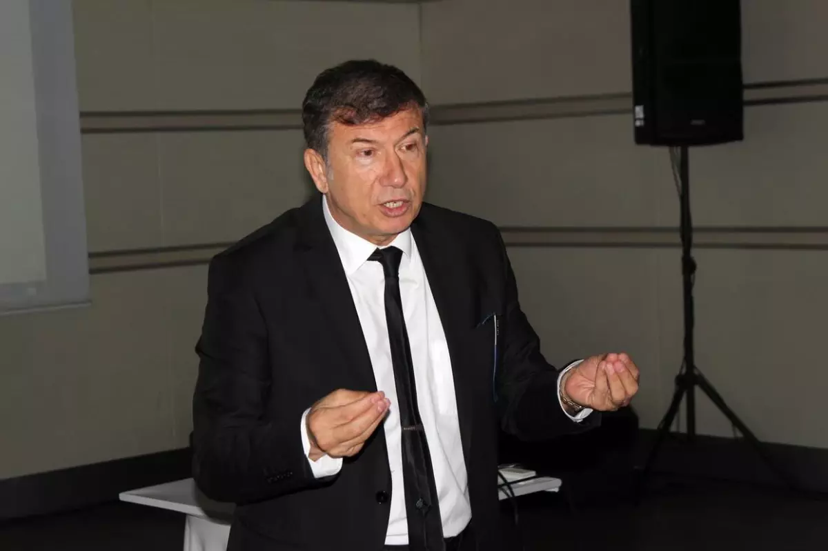 Tanju Çolak'dan F.Bahçe'ye 2010/11 sezonu tepkisi: Başarısız oldukları için gündemi değiştirmeye çalışıyorlar