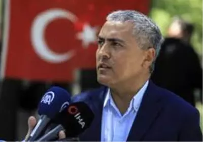 Abdurrahim Karakoç vefatının 8. yılında kabri başında anıldı Abdurrahim Karakoç vefatının 8. yılında kabri başında anıldı